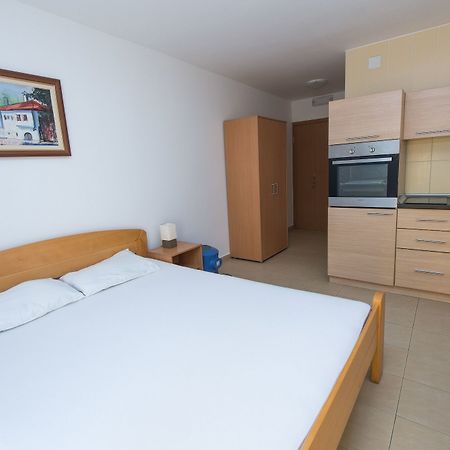 Apartments Mtv Петровац Экстерьер фото