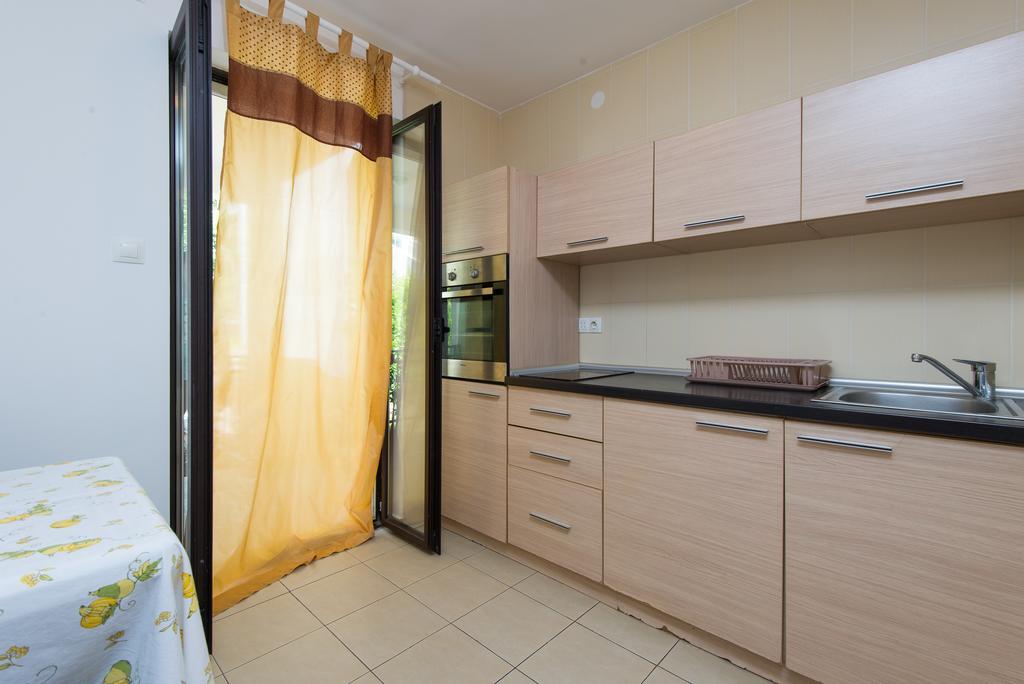 Apartments Mtv Петровац Экстерьер фото