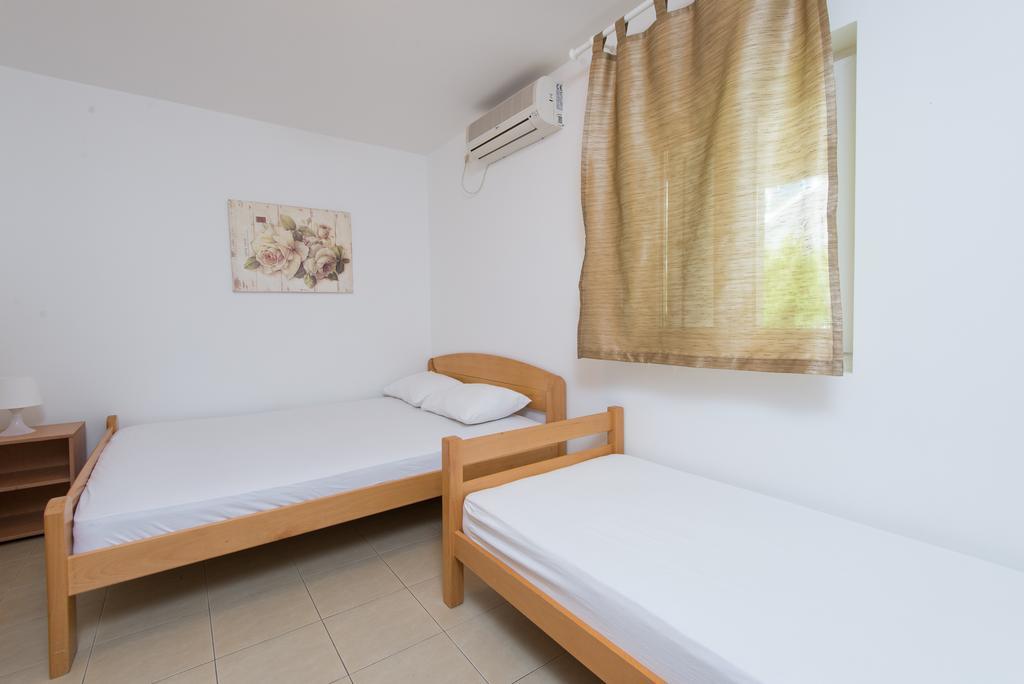 Apartments Mtv Петровац Экстерьер фото